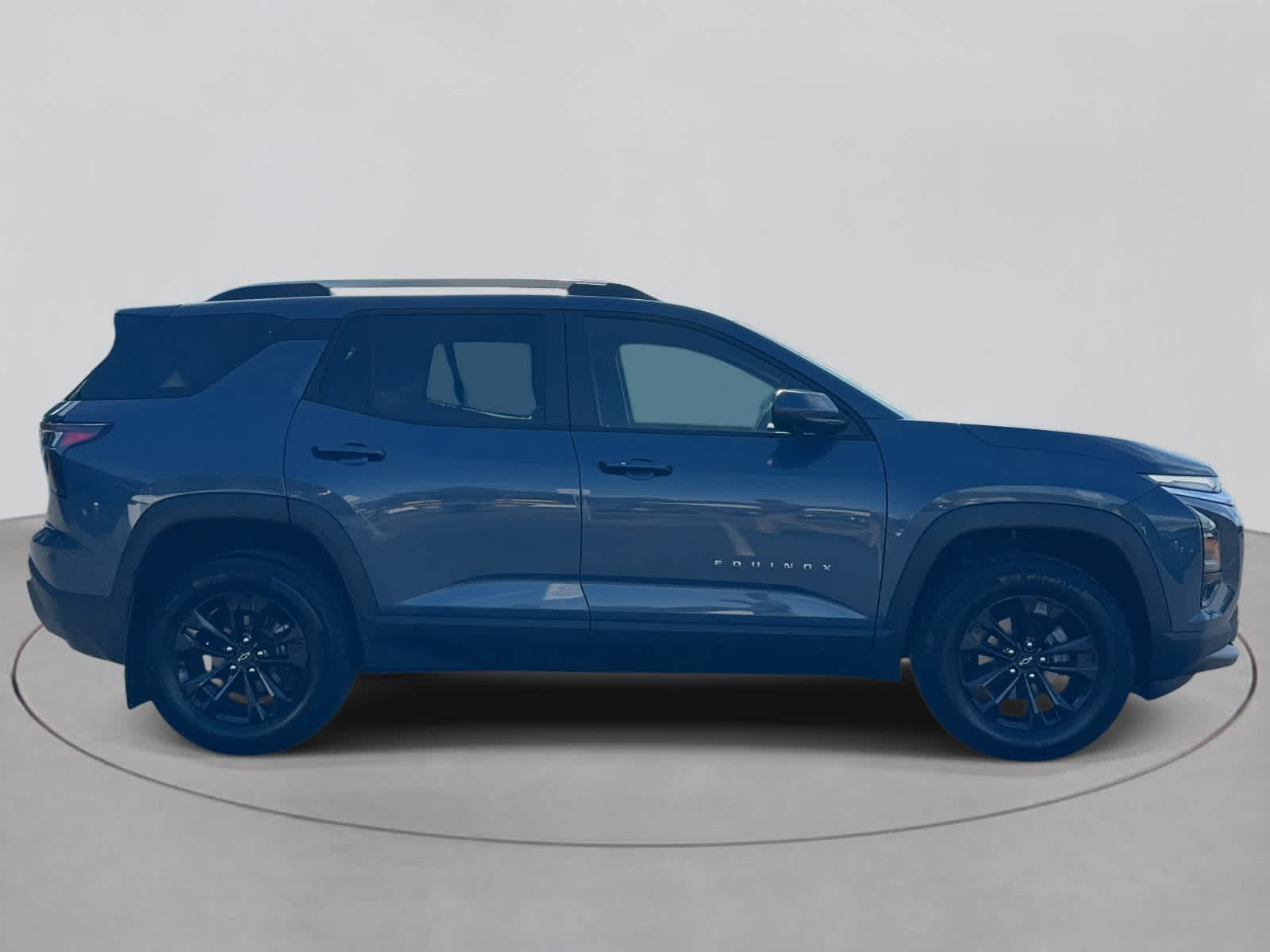 2025 Chevrolet Equinox LT photo 3