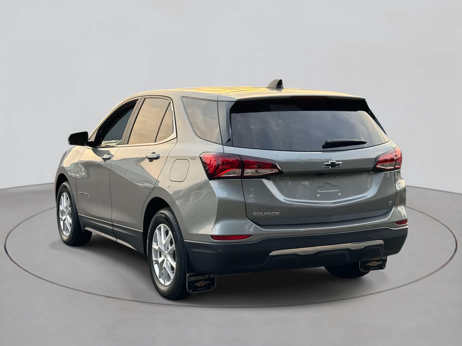 2023 Chevrolet Equinox LT photo 2