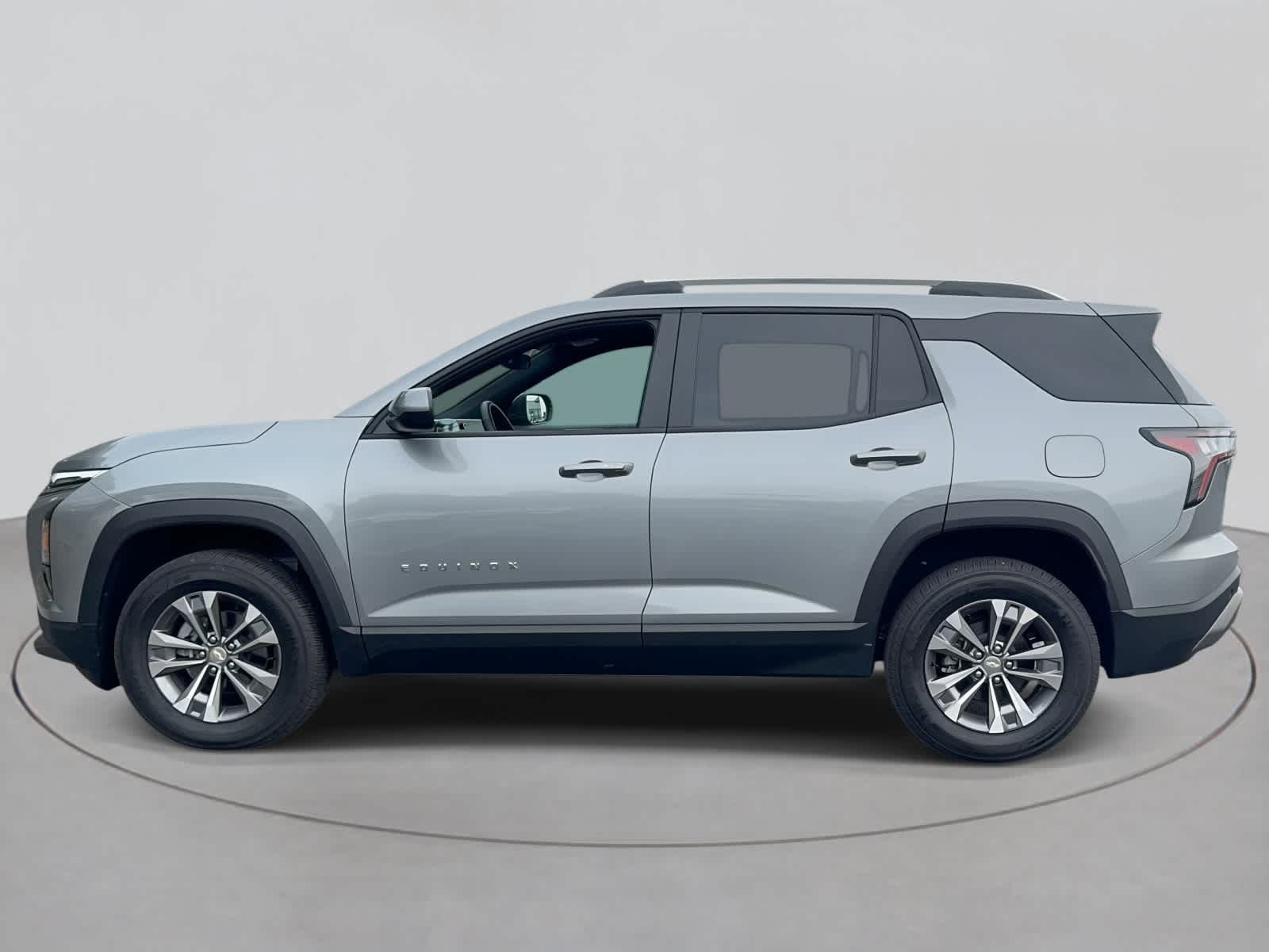 2025 Chevrolet Equinox LT photo 3