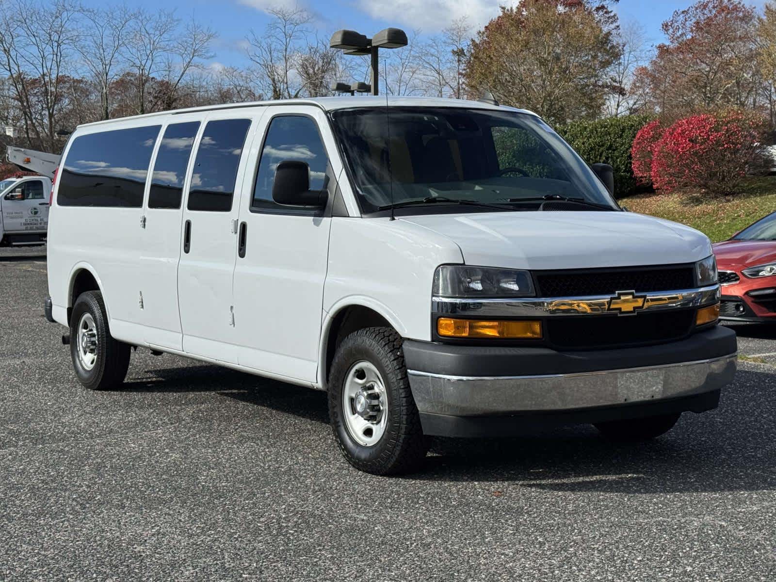 2019 Chevrolet Express Passenger 3500 LT photo 2