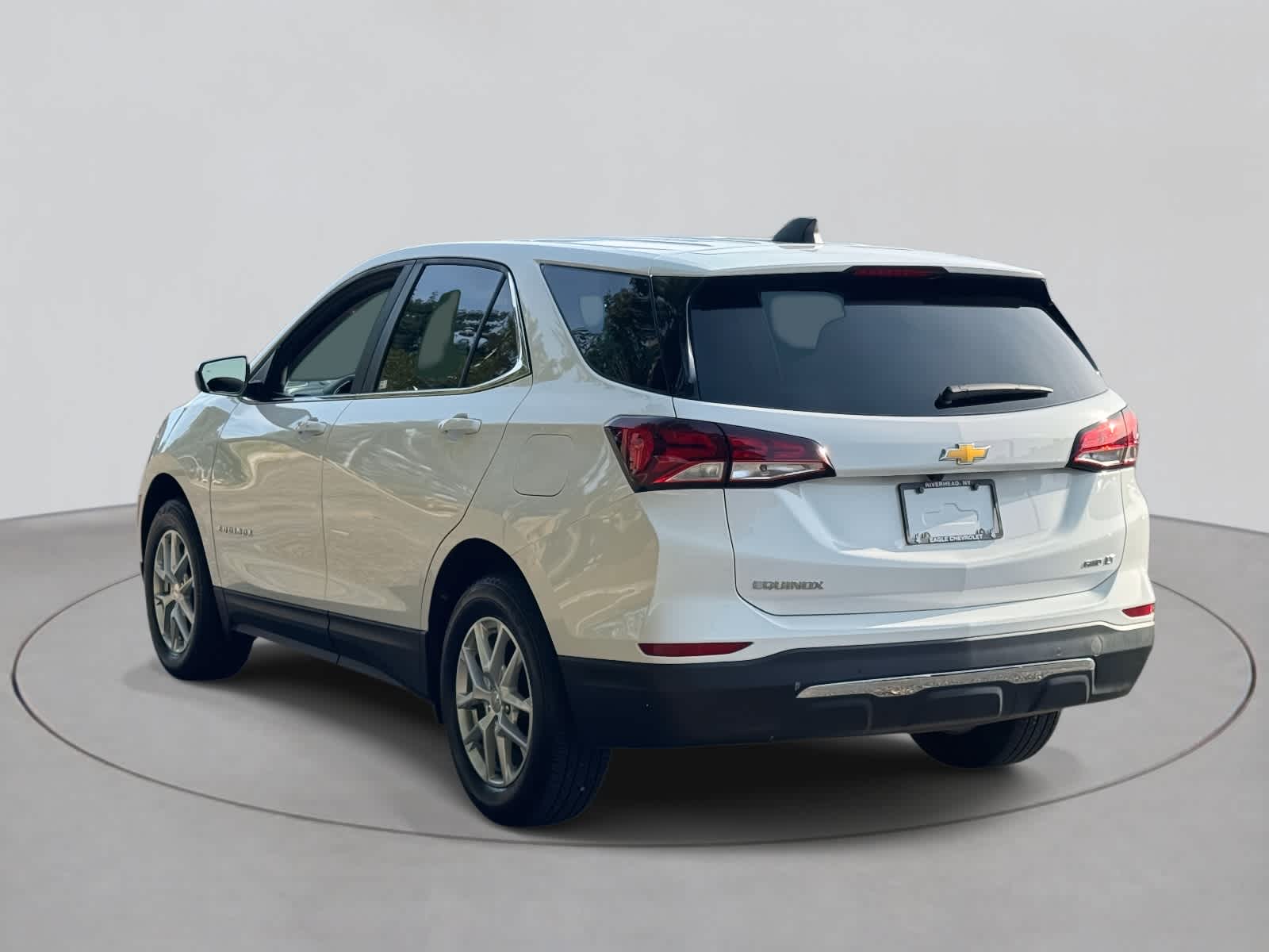2024 Chevrolet Equinox LT photo 2