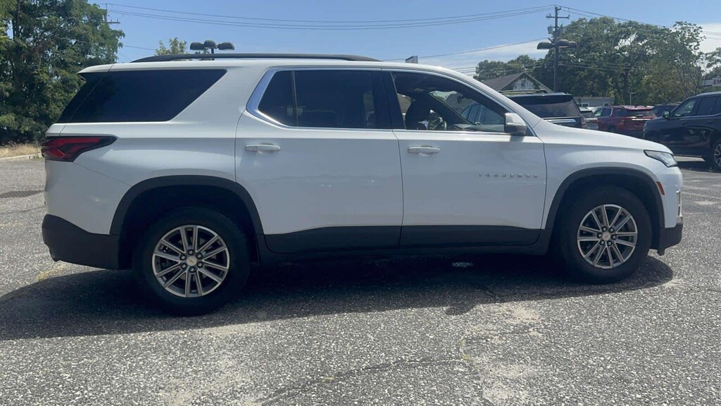 Used 2023 Chevrolet Traverse LT Cloth SUV
