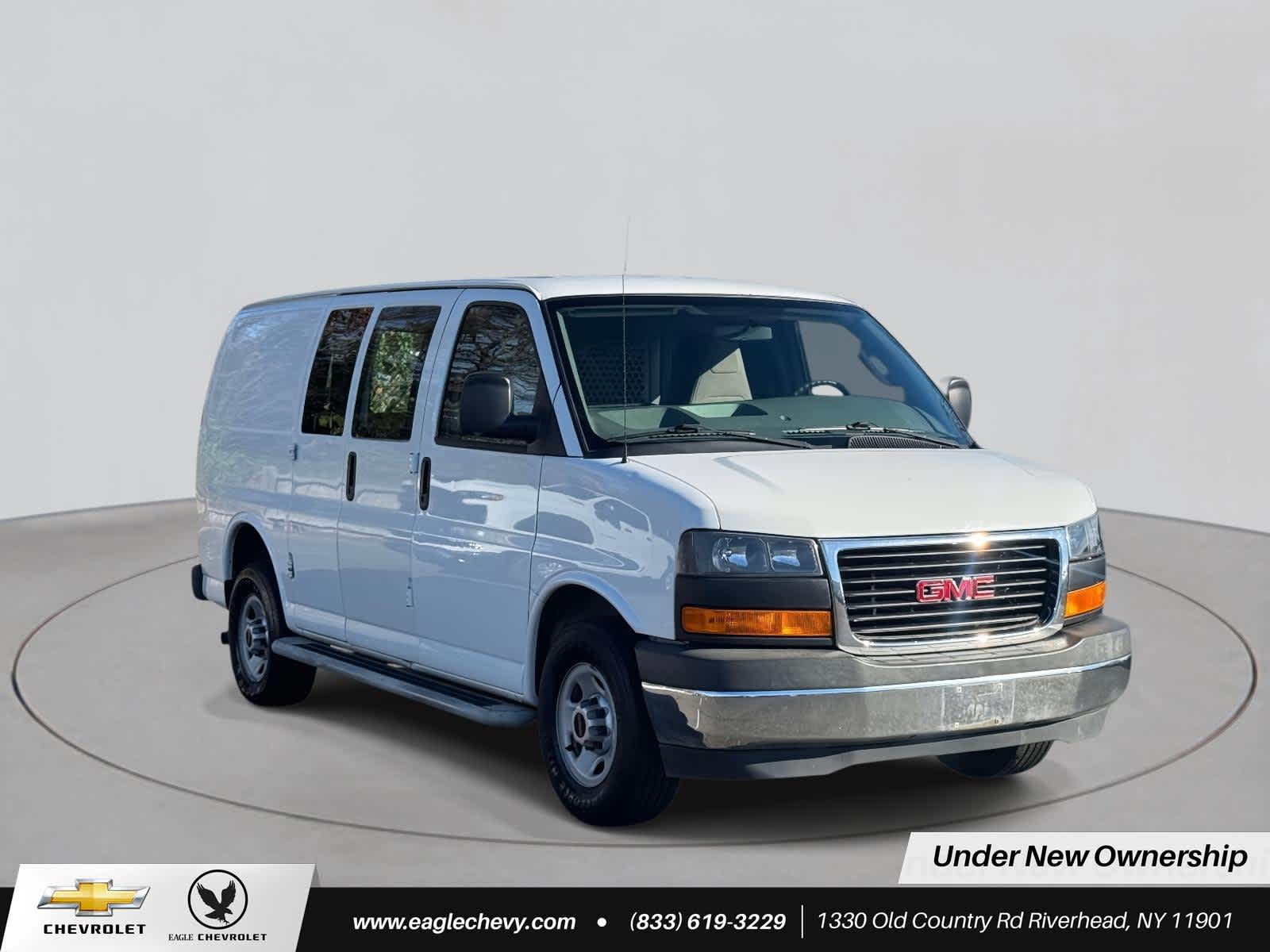 2017 GMC Savana Cargo Work Van's photo