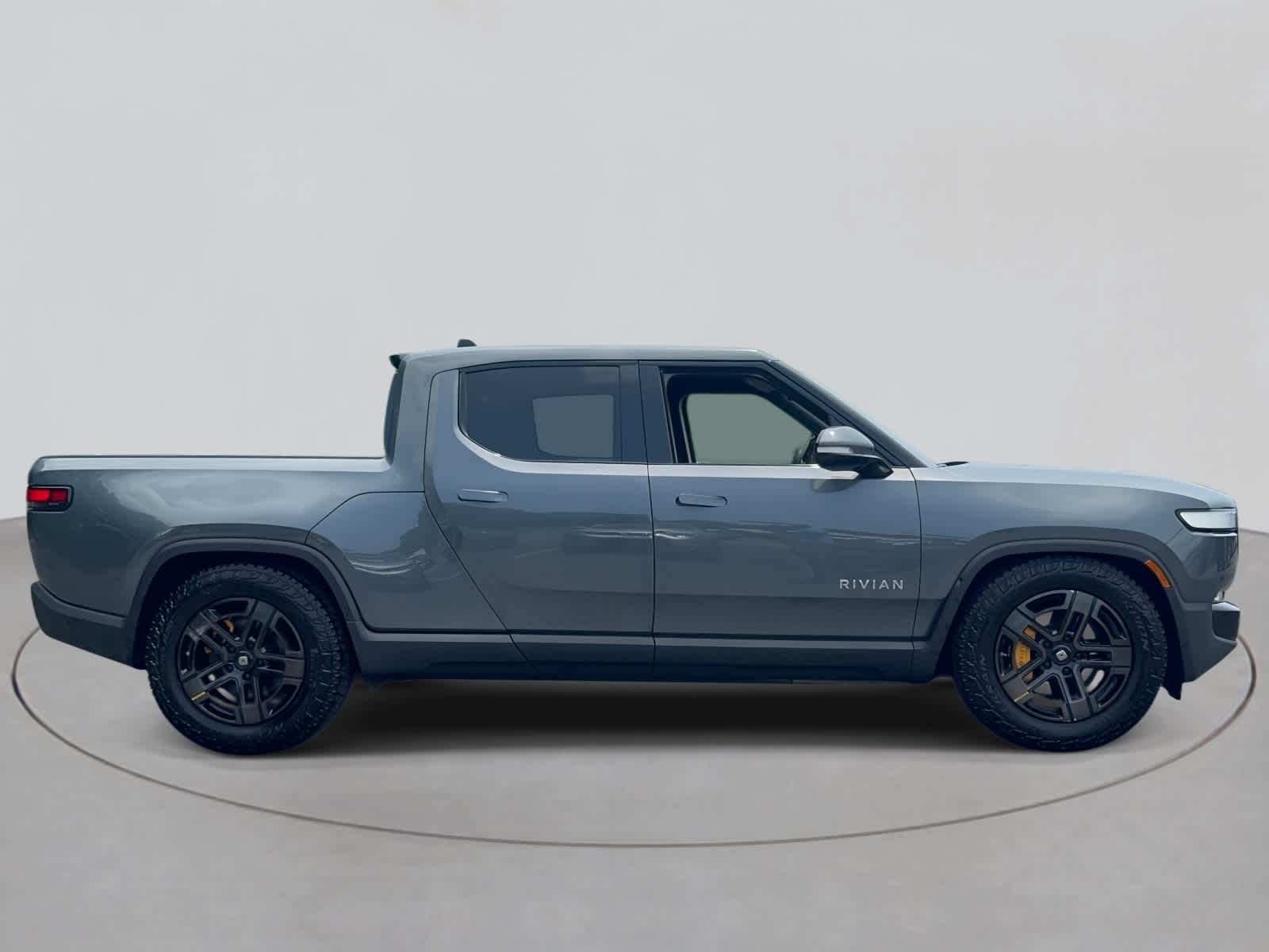 2022 Rivian R1T Adventure photo 3