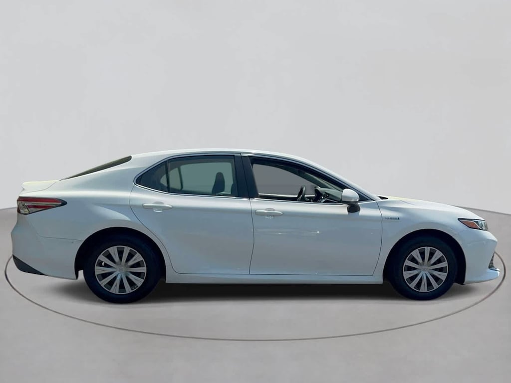 Used 2018 Toyota Camry Hybrid LE