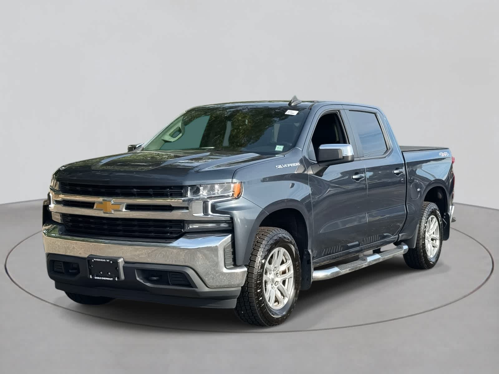 2021 Chevrolet Silverado 1500 LT photo 2