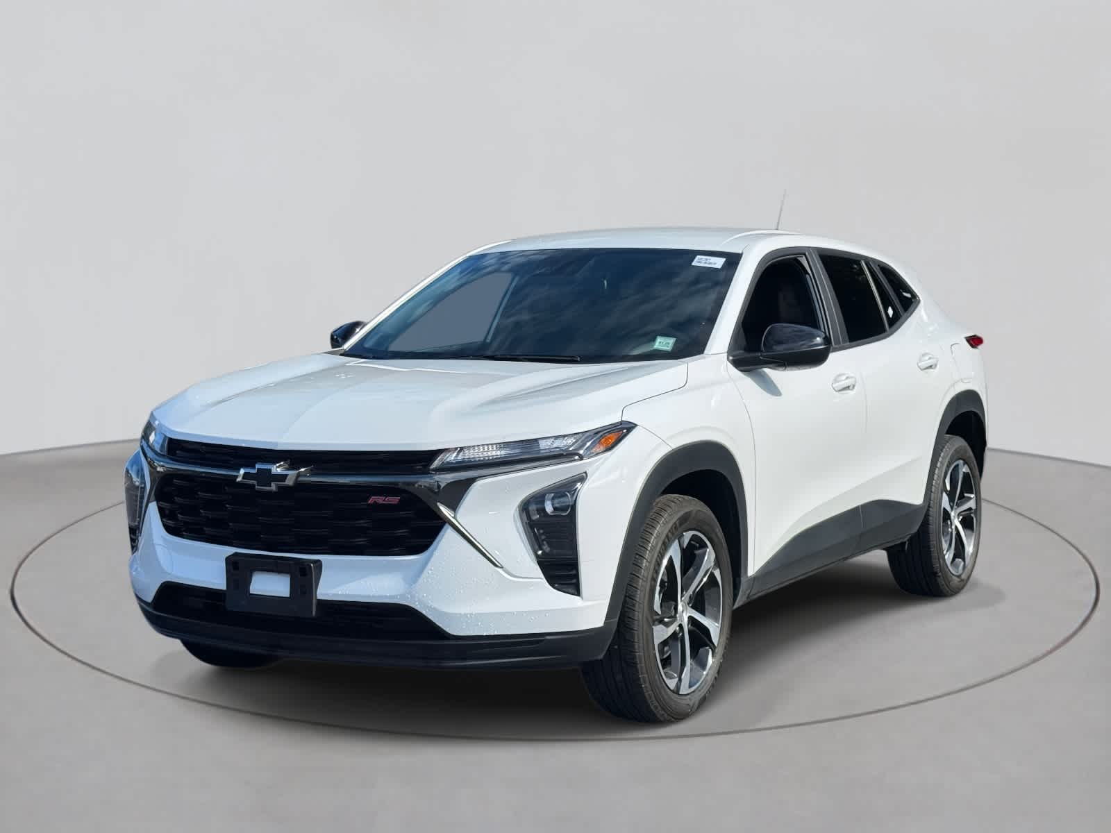 2024 Chevrolet Trax photo 2