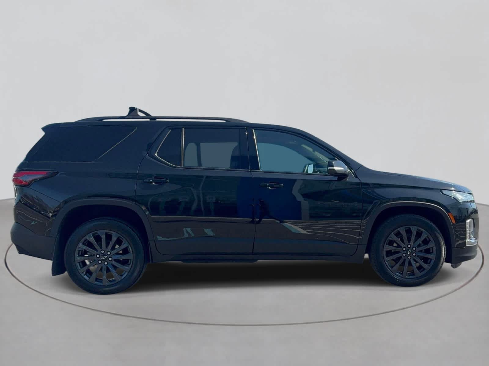 2023 Chevrolet Traverse RS - Photo 3