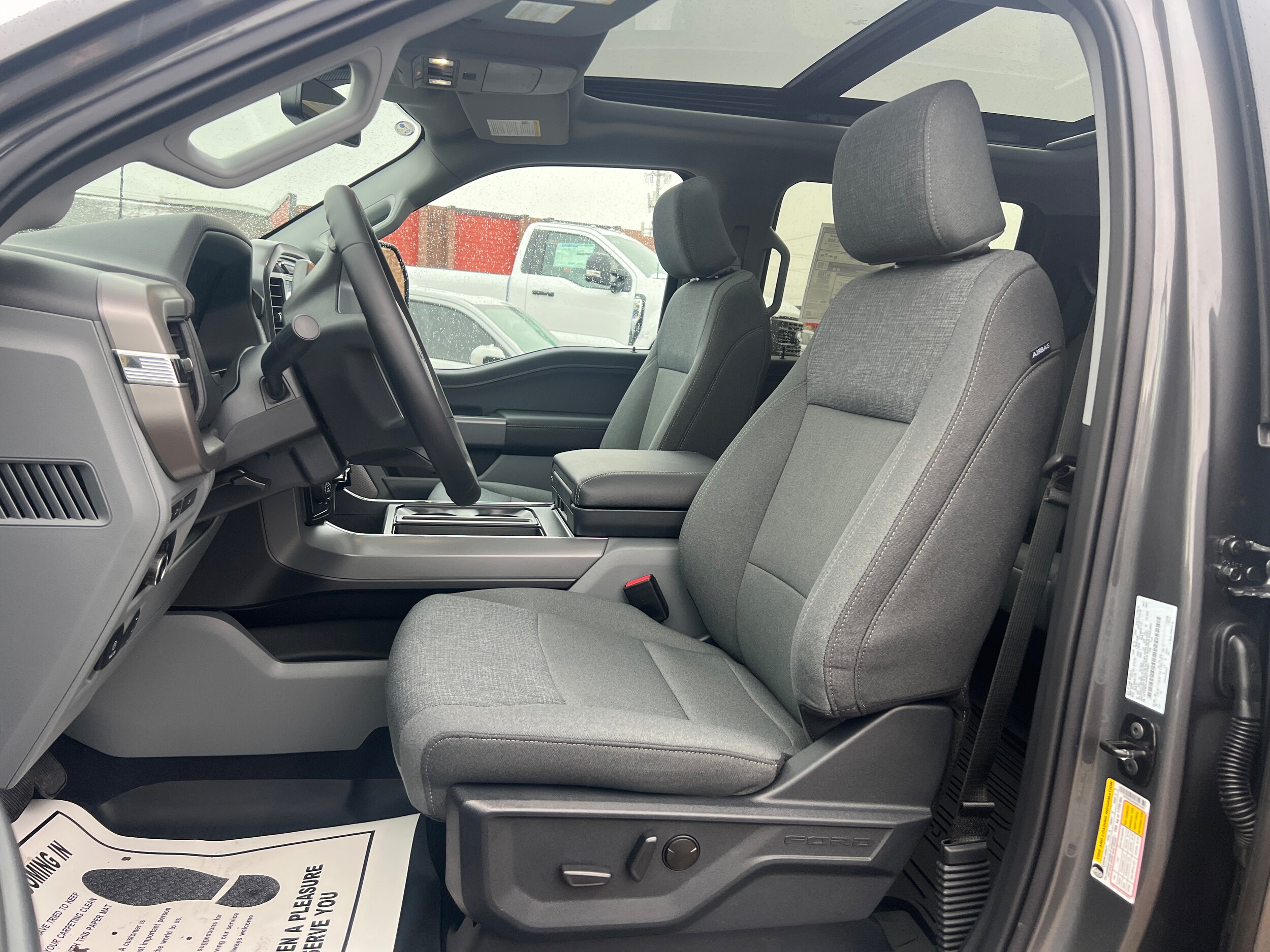 2024 Ford F-150 XLT photo 4