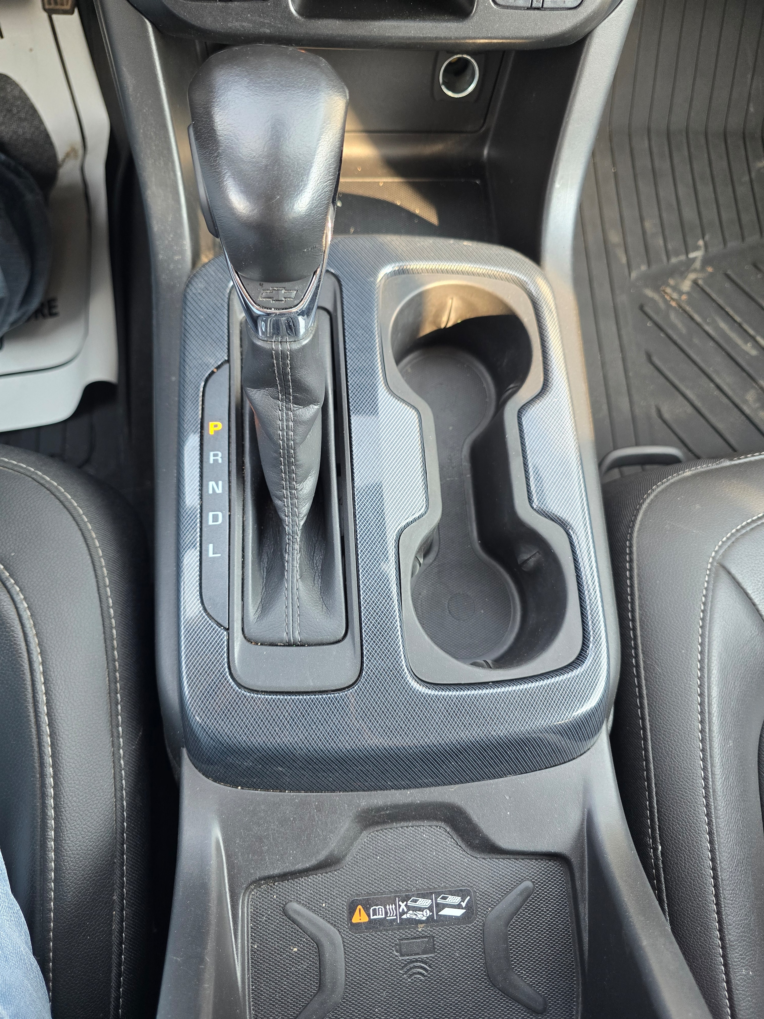 2022 Chevrolet Colorado Z71 - Photo 16