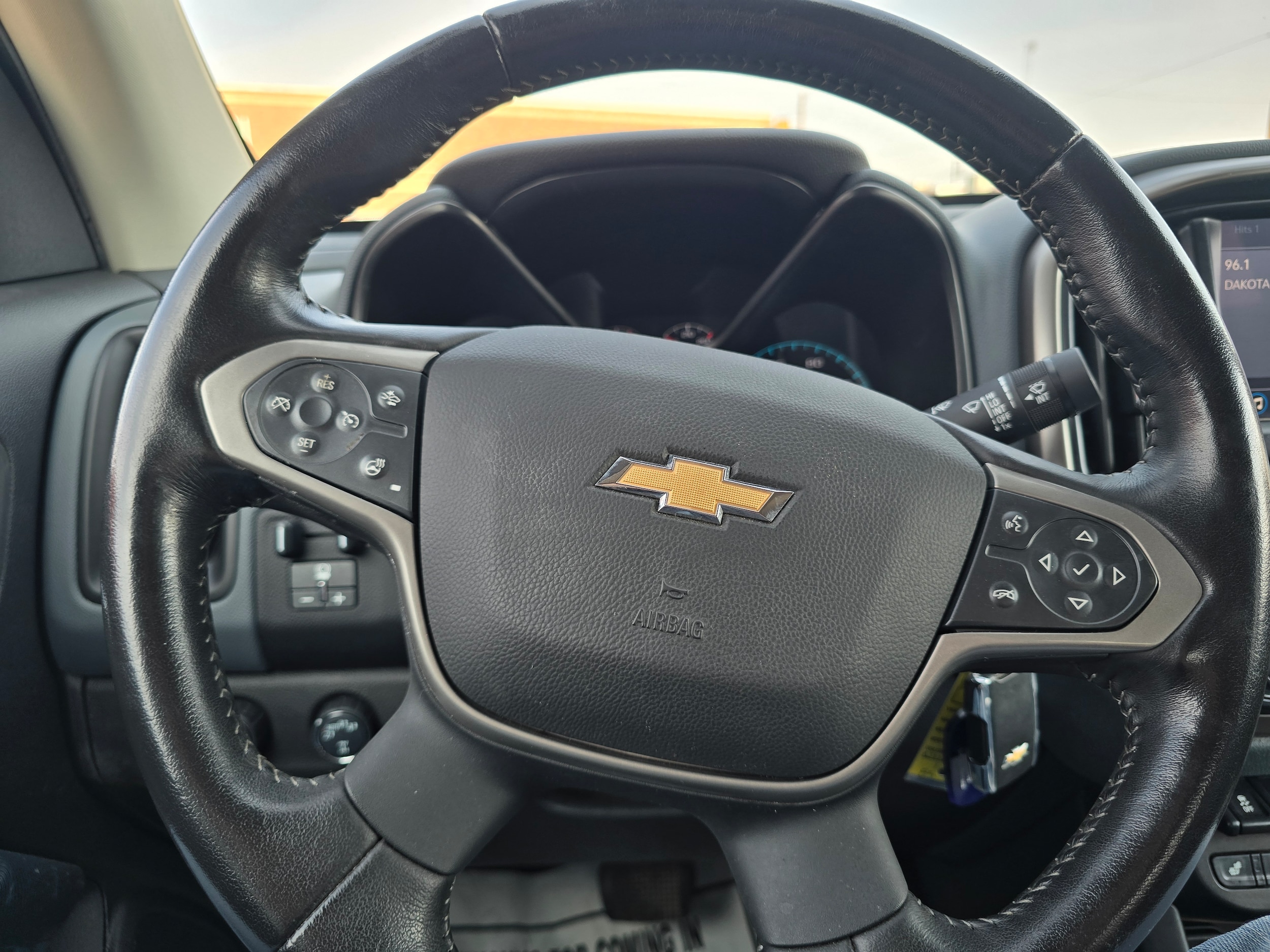 2022 Chevrolet Colorado Z71 - Photo 9