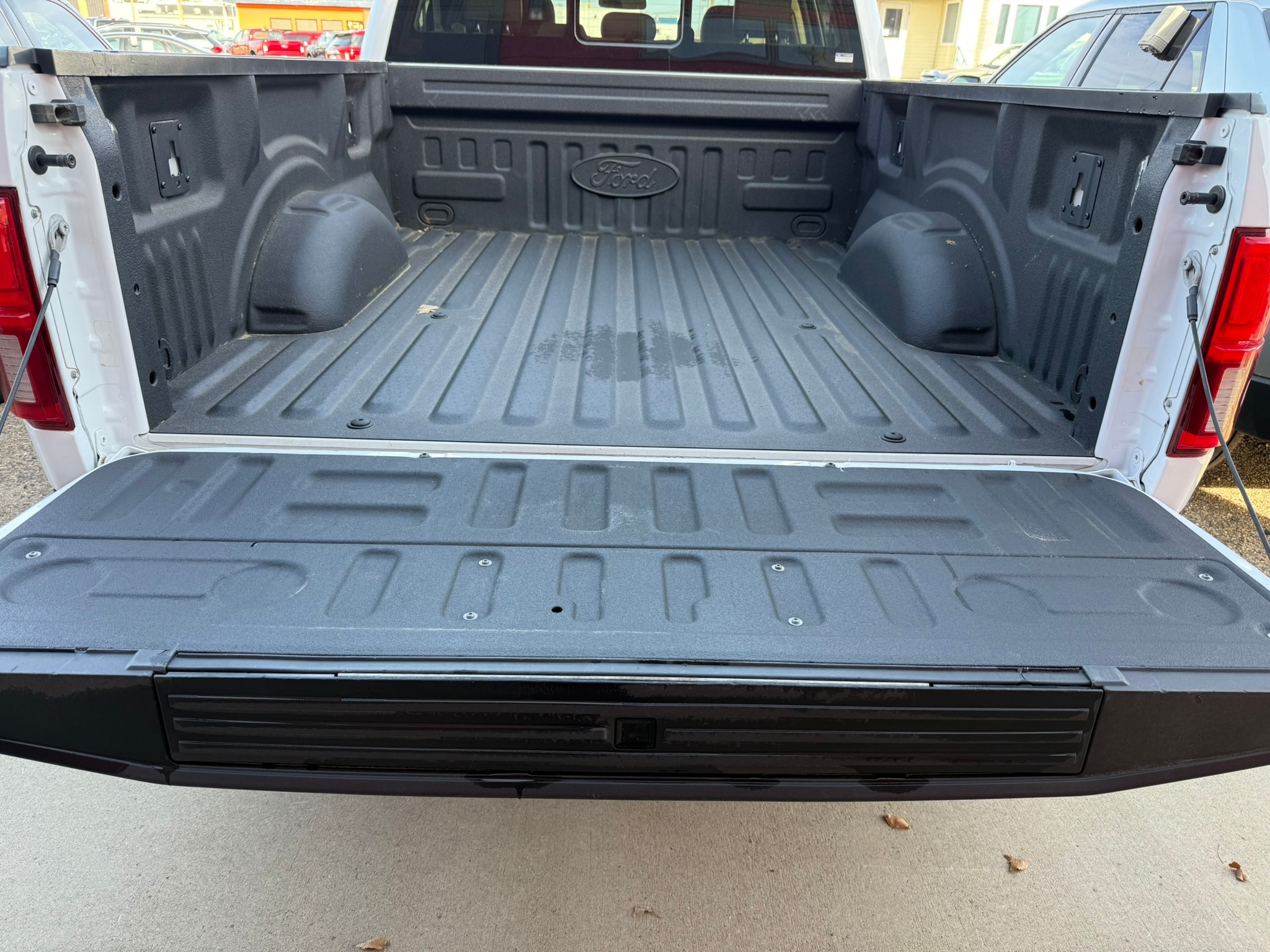 View vehicle photo 5