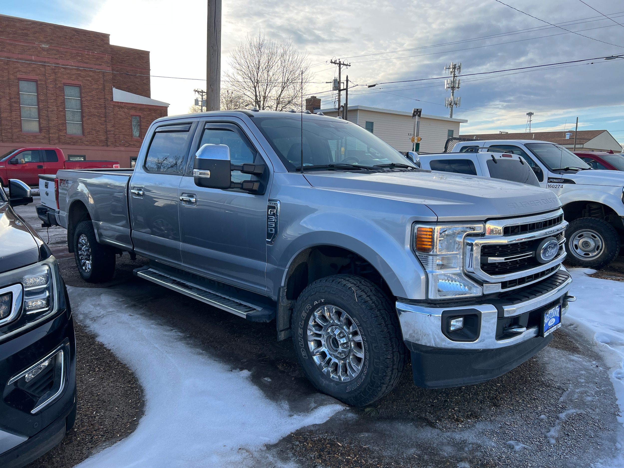 2022 Ford F-350 Super Duty Lariat's photo