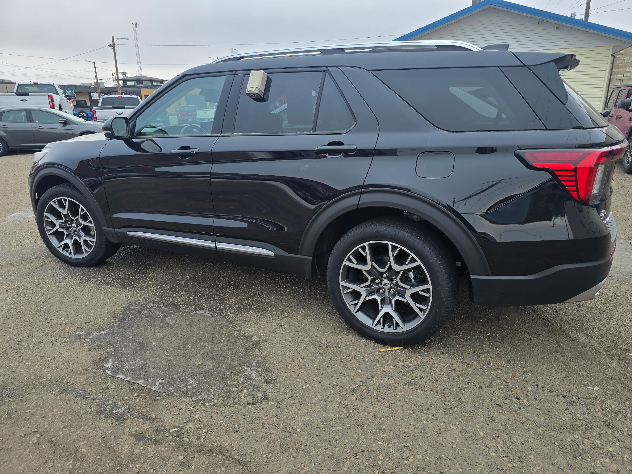 2025 Ford Explorer Platinum 4WD (PL535)'s photo