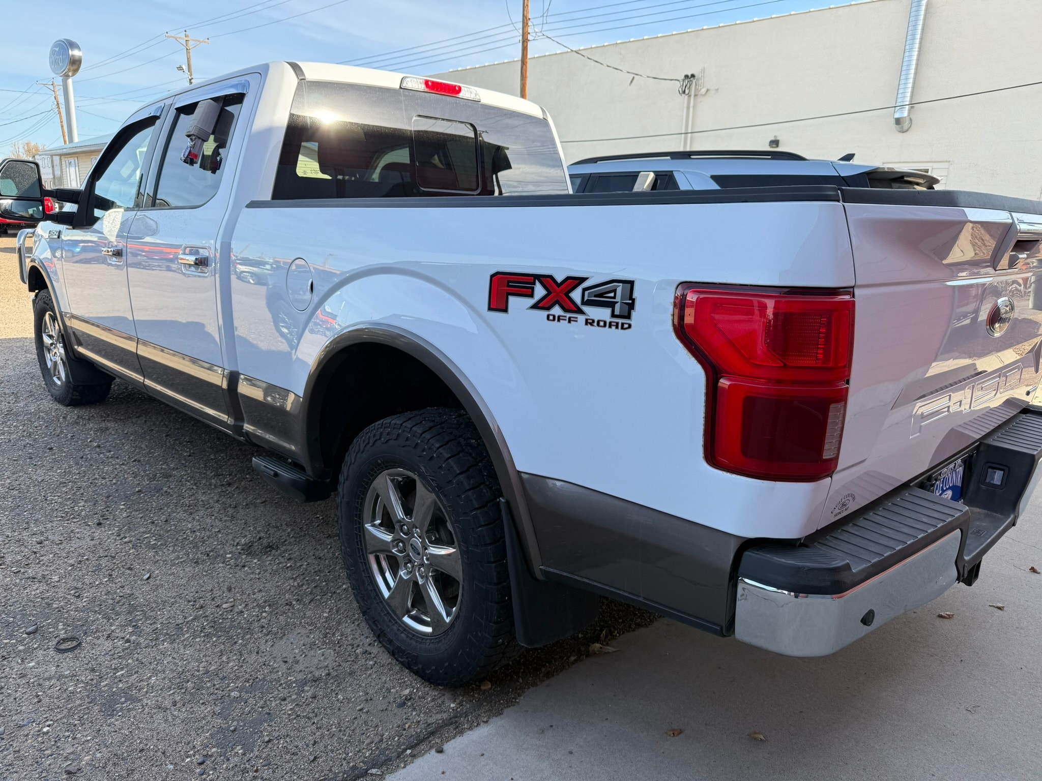 View vehicle photo 3