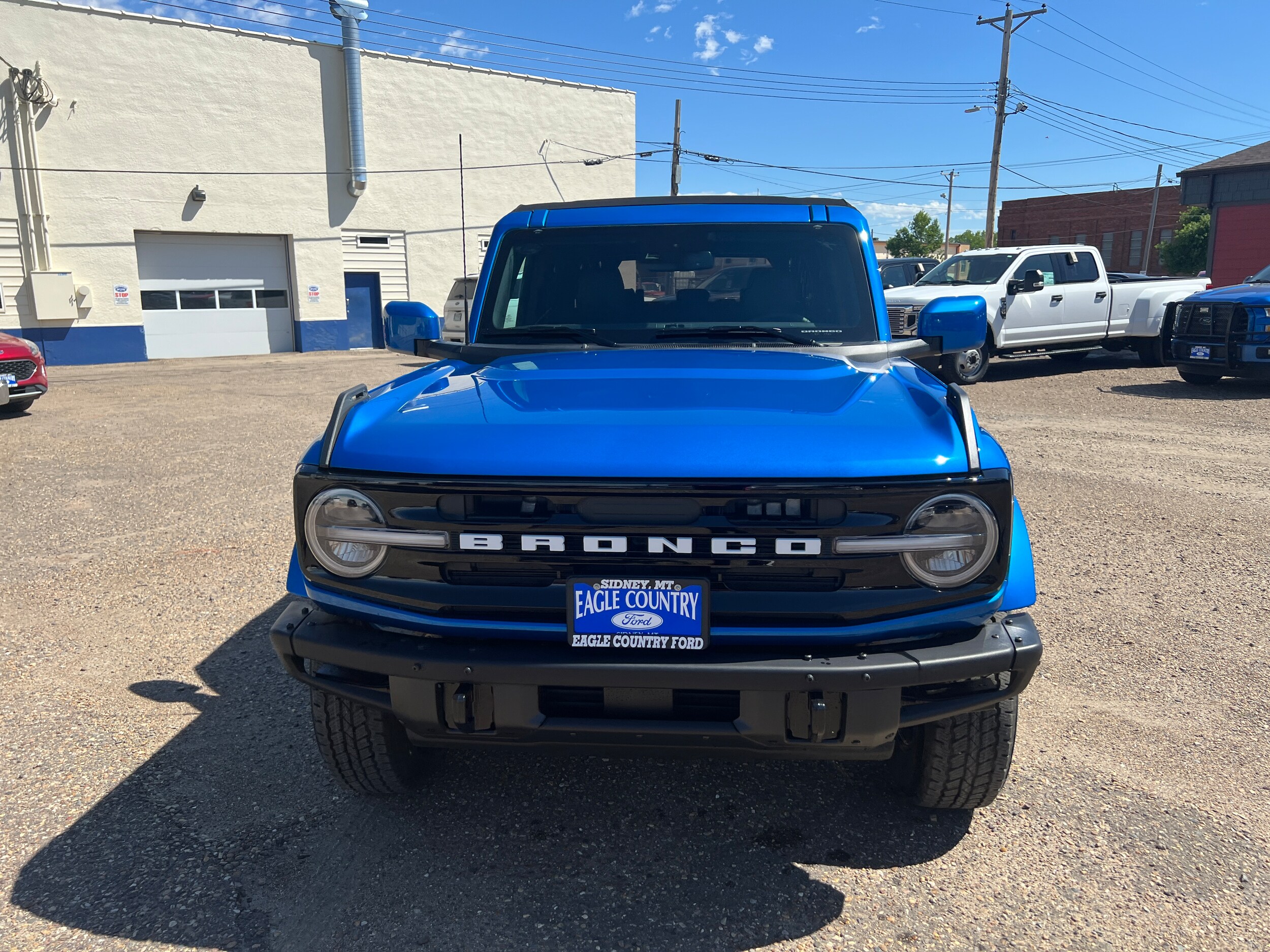 2024 Ford Bronco Outer Banks photo 2