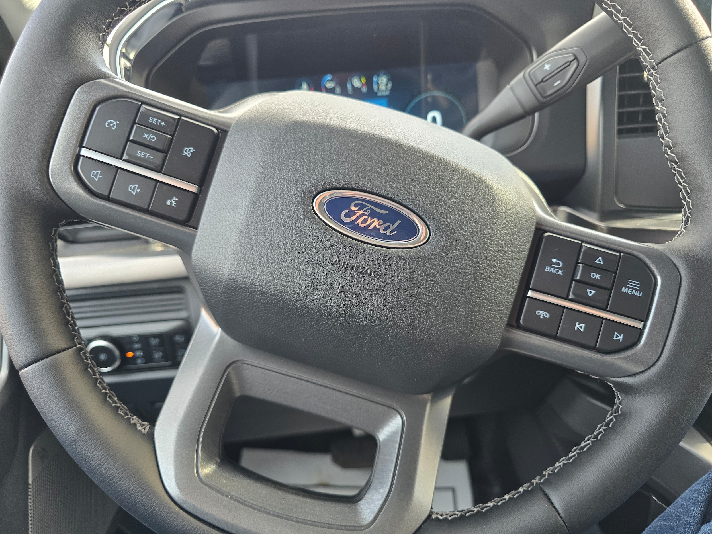 2026 Ford F-350 Super Duty Lariat - Photo 6
