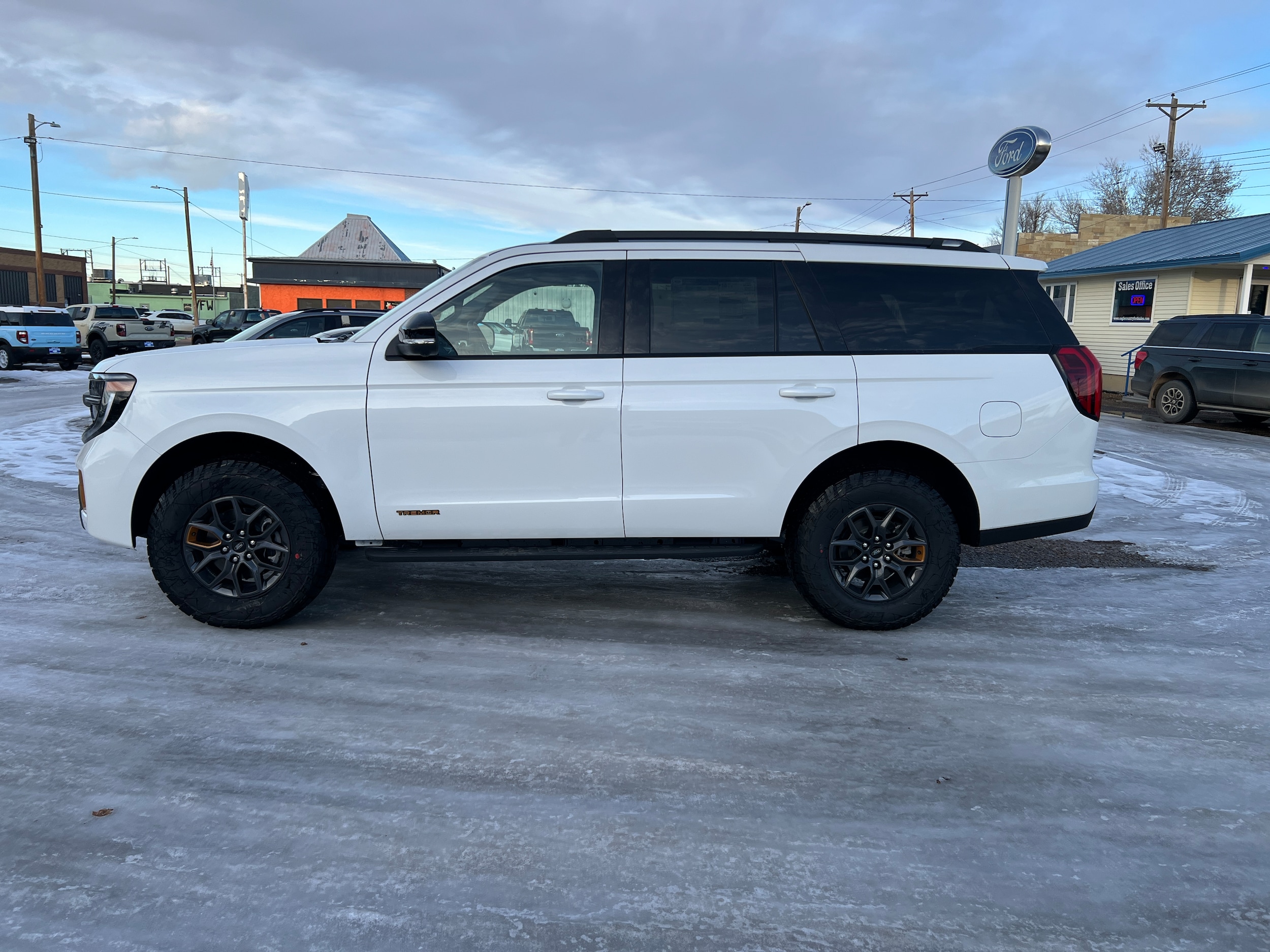 2025 Ford Expedition Tremor's photo