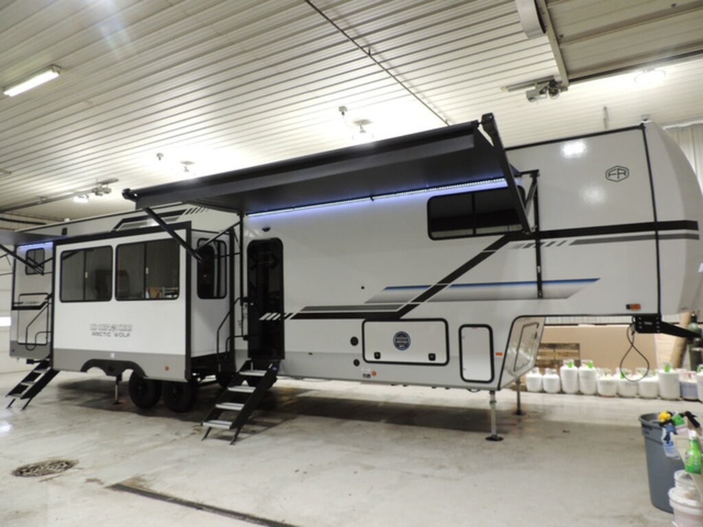 New 2025 Forest River Cherokee Arctic Wolf Fifth Wheels 3850SUITE RV
