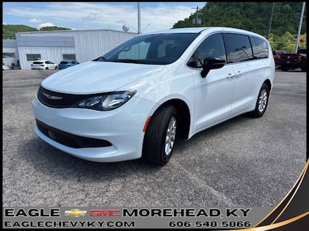 2025 Chrysler Voyager LX Van Passenger Van