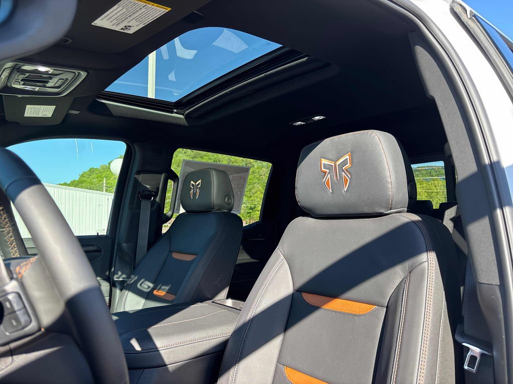 2026 GMC Sierra 1500 AT4 - Photo 9