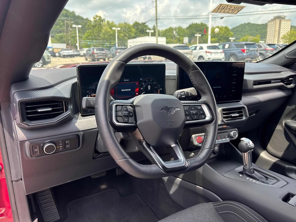 2025 Ford Mustang EcoBoost - Photo 8