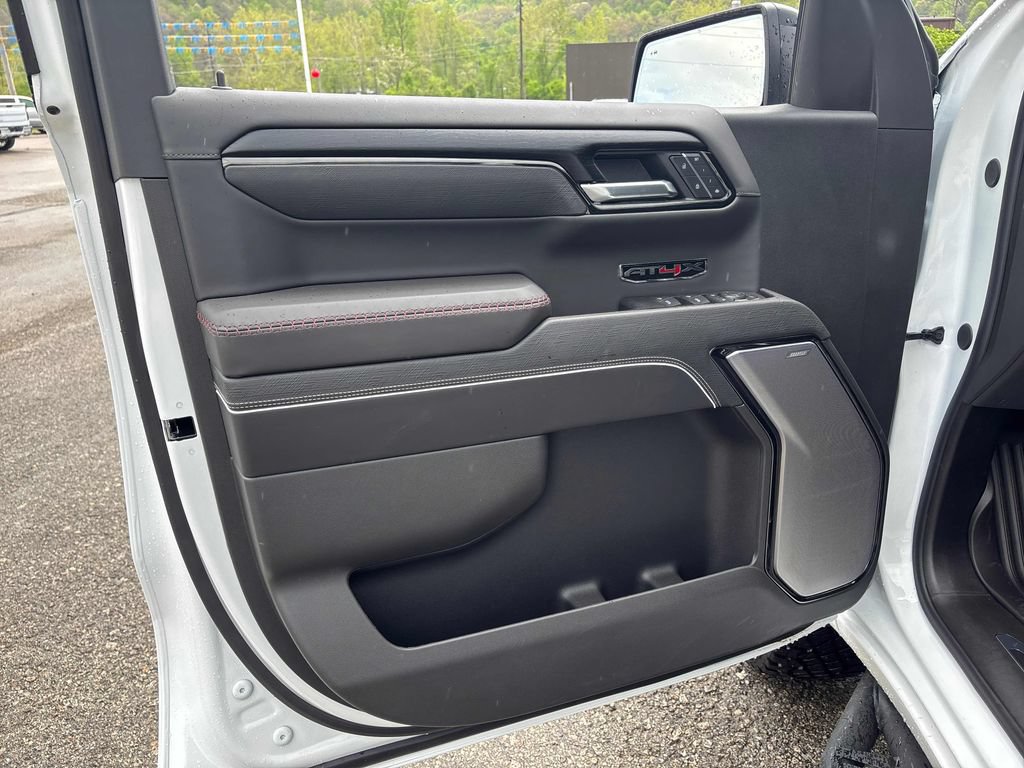 2026 GMC Sierra 1500 AT4X - Photo 9