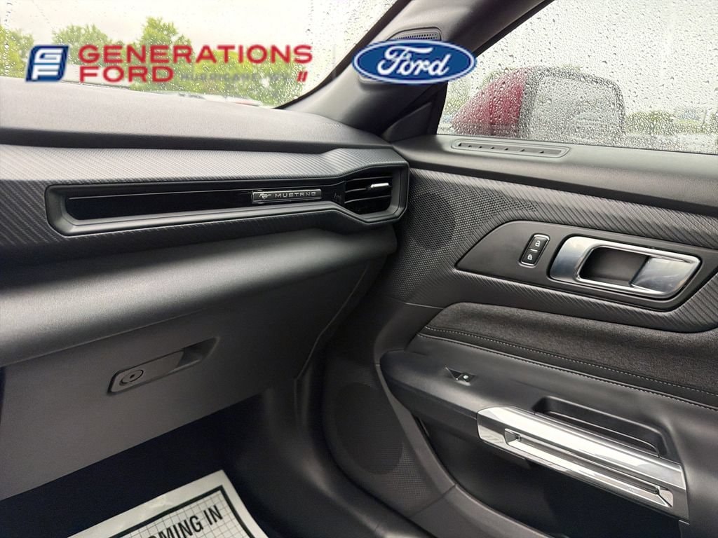 2025 Ford Mustang EcoBoost - Photo 27