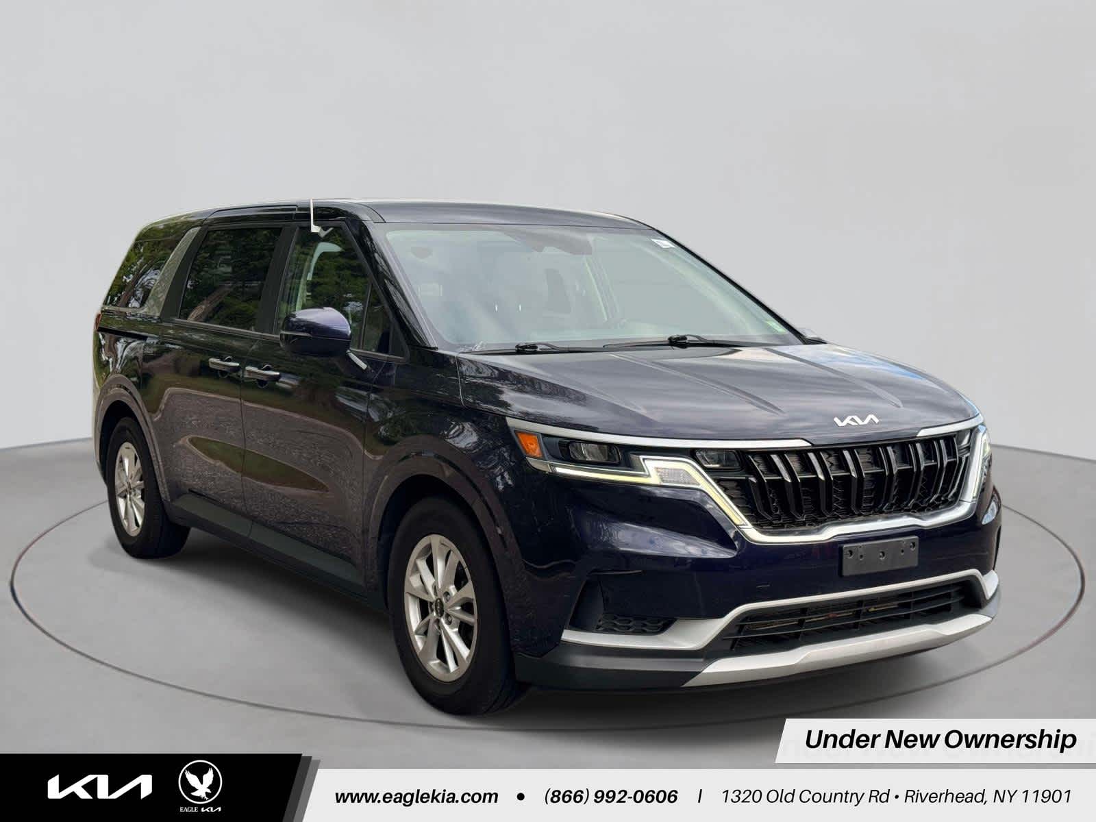 2022 Kia Sedona LX's photo