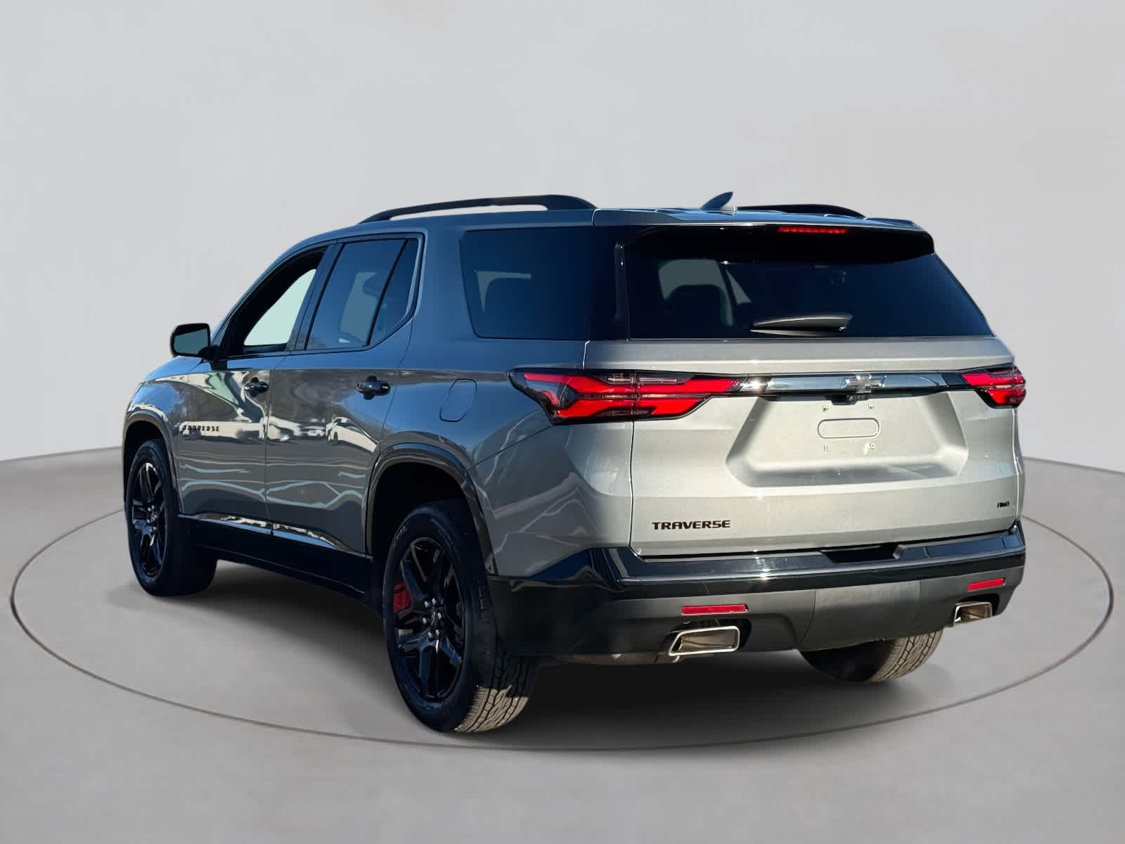 2023 Chevrolet Traverse Premier photo 2