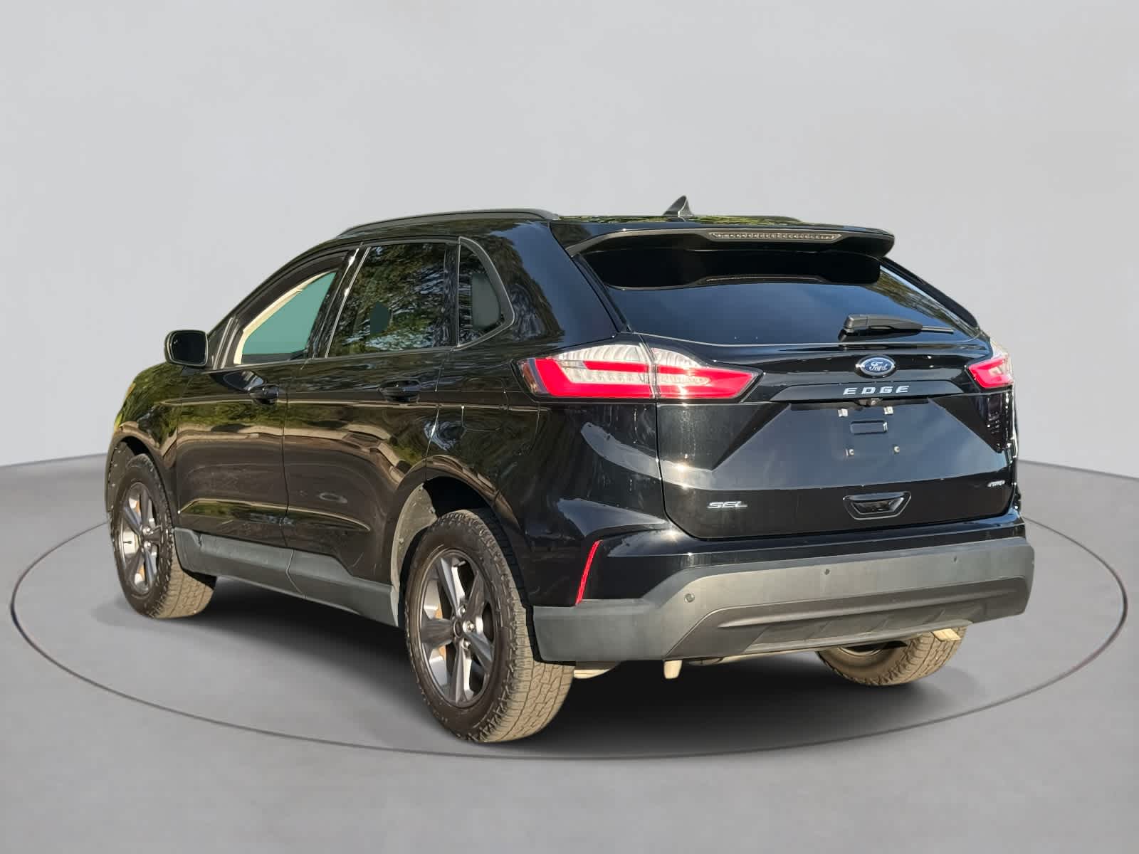 2023 Ford Edge SEL photo 3