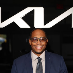 Staff member Lamelle Sands from ID_46ab34bab600