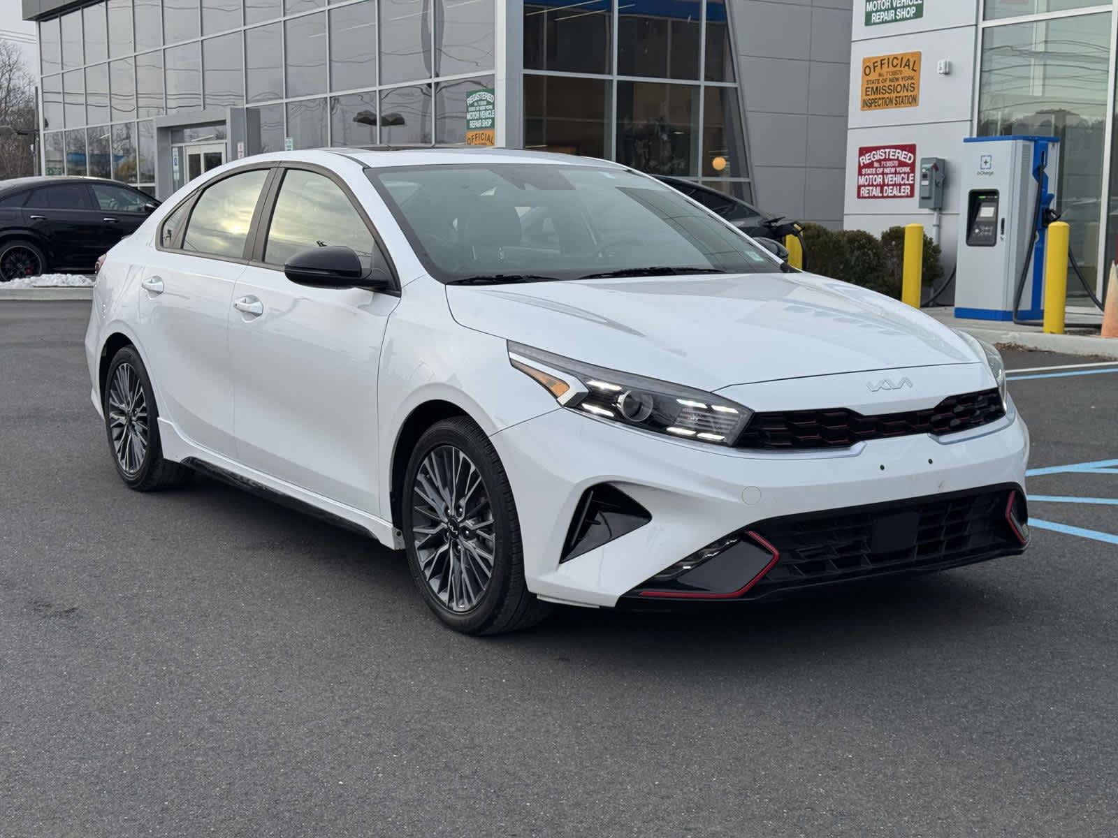 2023 Kia Forte GT-Line's photo