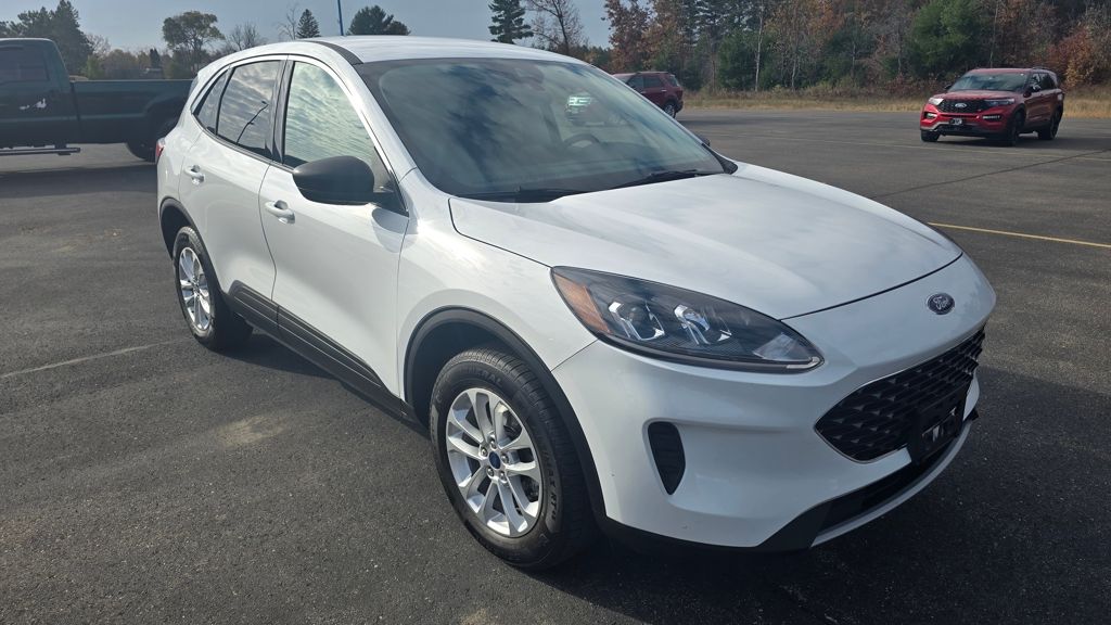 Used 2022 Ford Escape SE with VIN 1FMCU9G66NUA63079 for sale in Wisconsin Rapids, WI