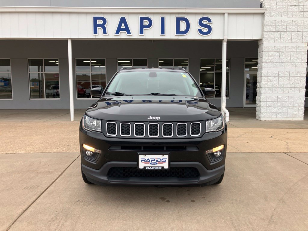 Used 2019 Jeep Compass Latitude with VIN 3C4NJDBB8KT723397 for sale in Wisconsin Rapids, WI