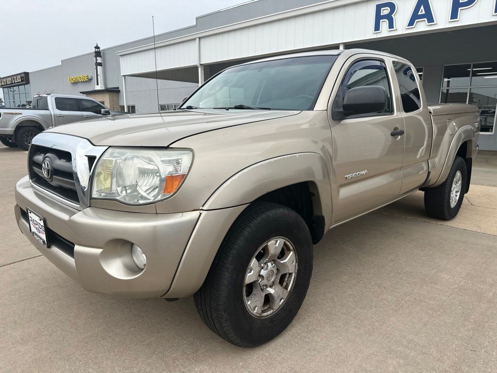 Used 2007 Toyota Tacoma Base with VIN 5TEUU42N57Z333942 for sale in Wisconsin Rapids, WI
