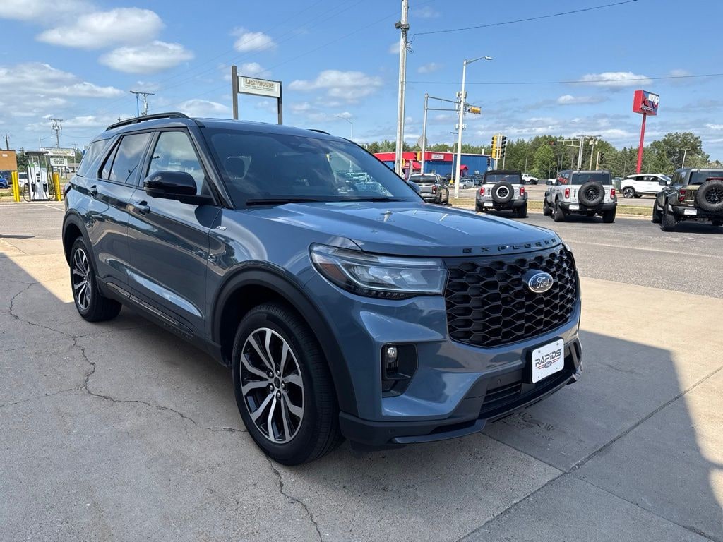 Used 2025 Ford Explorer ST-Line SUV