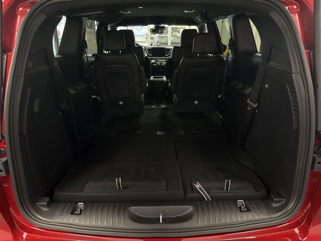 2026 Chrysler Pacifica Select - Photo 31