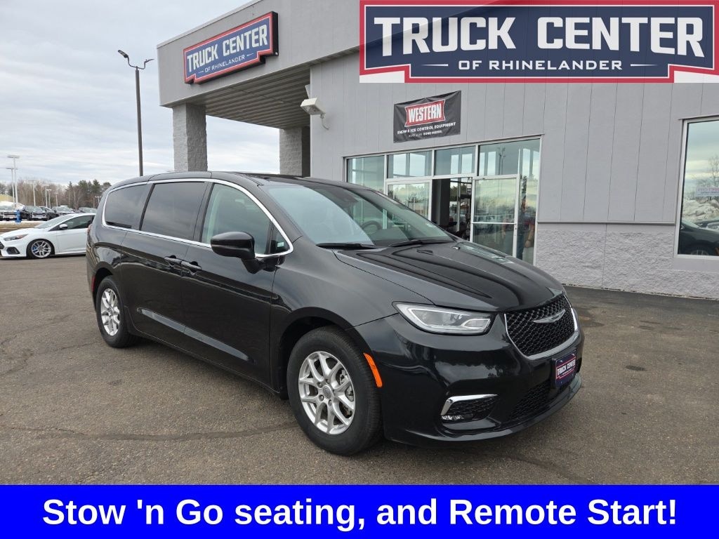 Used 2023 Chrysler Pacifica Touring L Minivan/Van