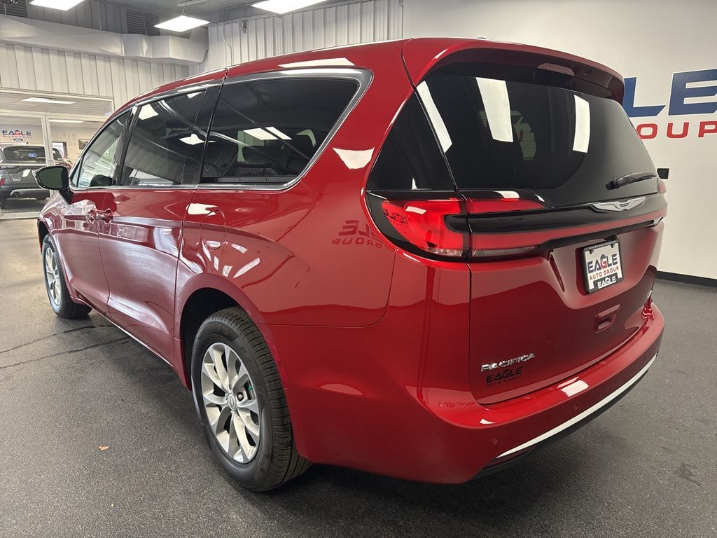 2026 Chrysler Pacifica Select - Photo 8