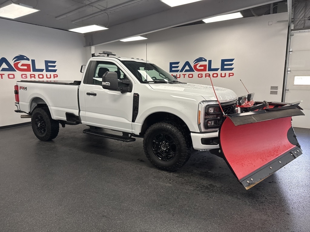 2023 Ford F-350 Super Duty XL's photo