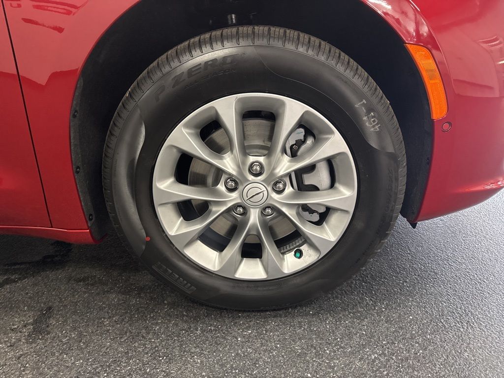 2026 Chrysler Pacifica Select - Photo 12