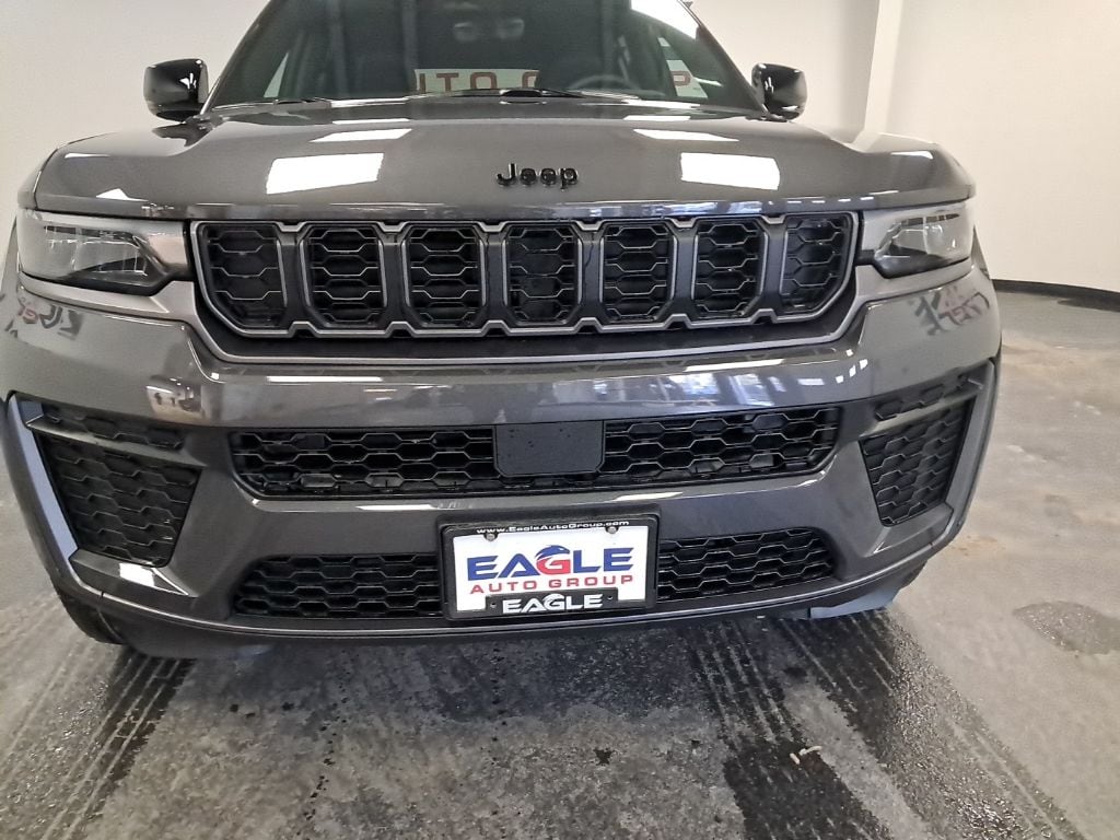 New 2026 Jeep Grand Cherokee Laredo Sport Utility