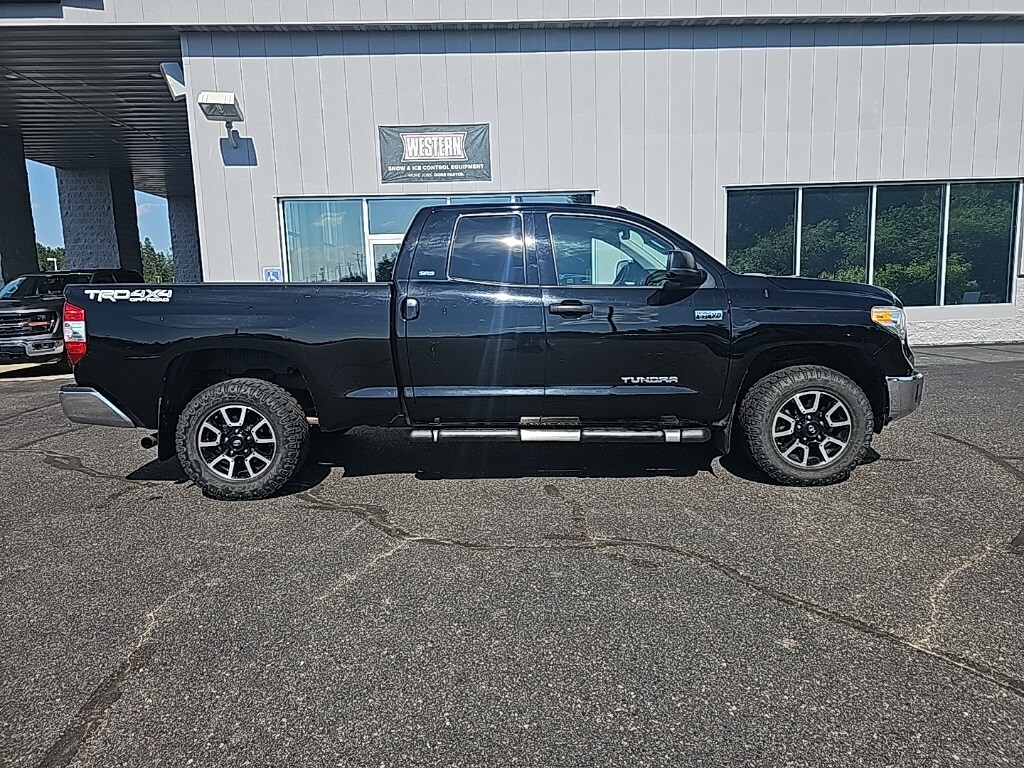 2015 Toyota Tundra SR5 Grade photo 2