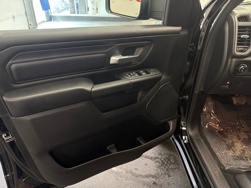 2026 RAM 1500 Warlock - Photo 15