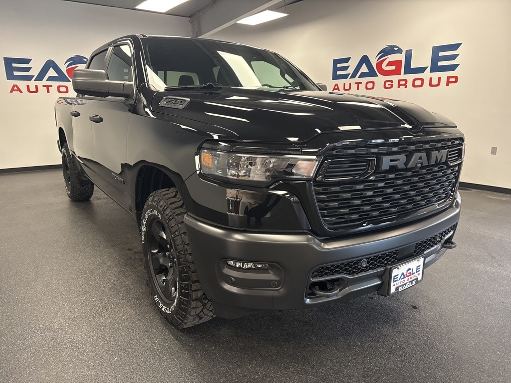 New 2026 Ram 1500 WARLOCK CREW CAB 4X4 5'7 BOX Pickup