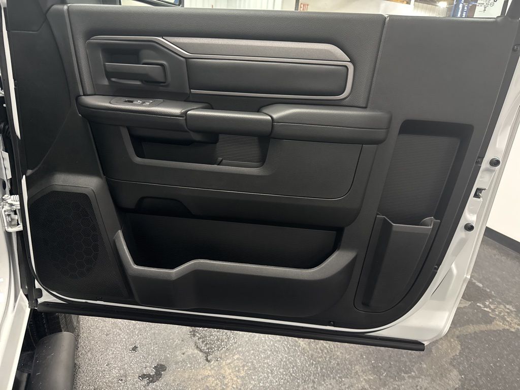2026 RAM 3500 Tradesman - Photo 32