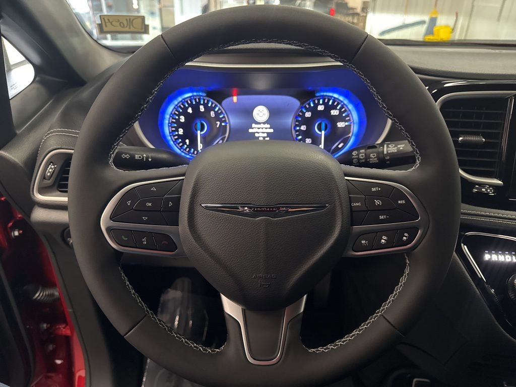 2026 Chrysler Pacifica Select - Photo 17