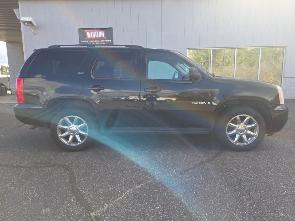 Used 2008 GMC Yukon  with VIN 1GKFK13008J152652 for sale in Eagle River, WI