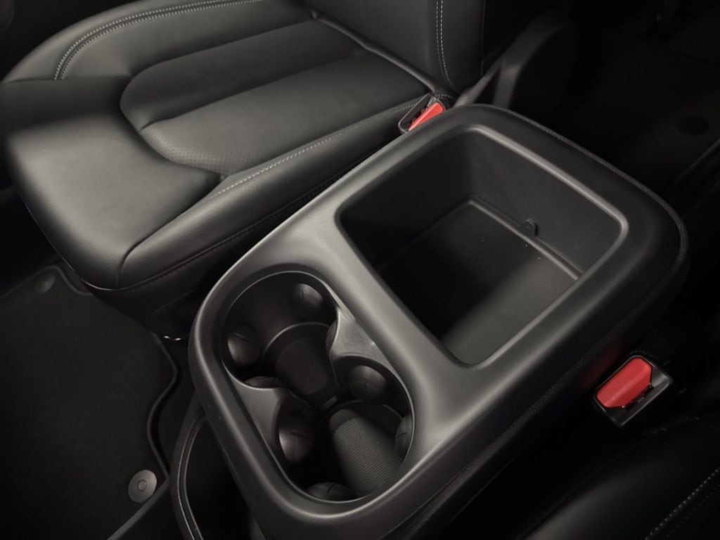 2026 Chrysler Pacifica Select - Photo 25